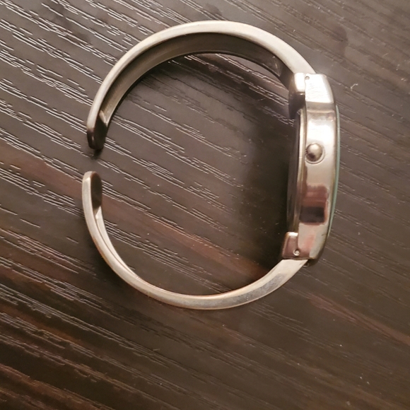 Studio Watch - Picture 4 of 4